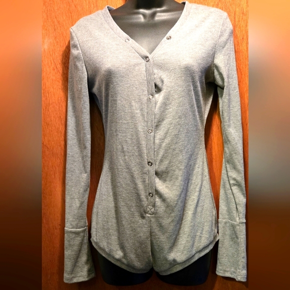 Moxeay Other - Moxeay SUPER CUTE NWT gray thermal romper szS